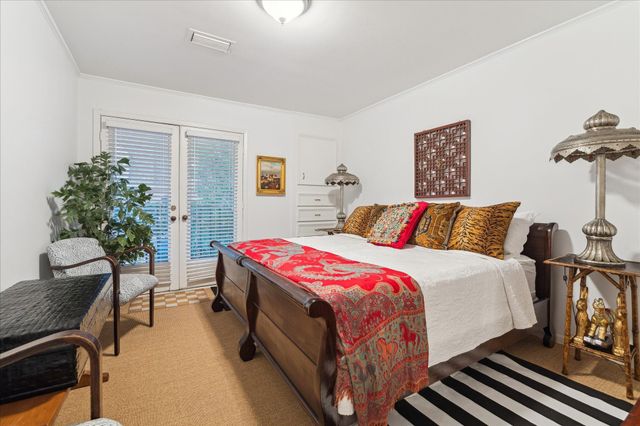 10 S Briar Hollow Lane 55, Houston, TX 77027