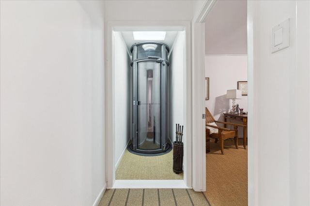 10 S Briar Hollow Lane 55, Houston, TX 77027