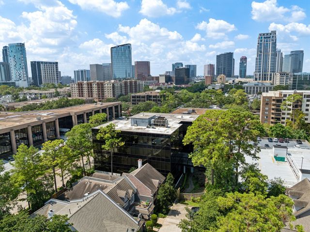 10 S Briar Hollow Lane 55, Houston, TX 77027