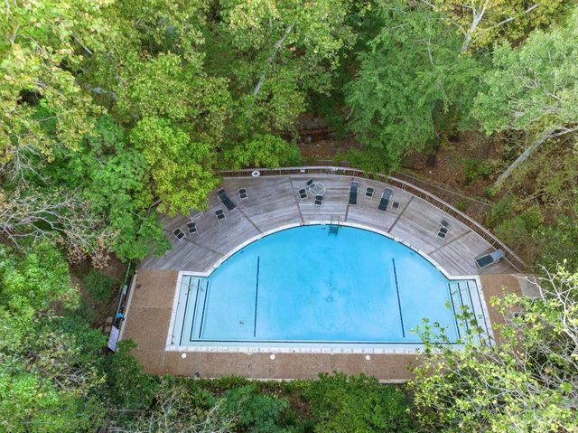 10 S Briar Hollow Lane 55, Houston, TX 77027