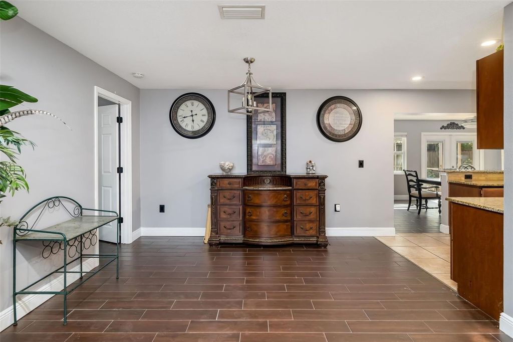 Image 14 of property listing at 186 SUNWARD AVENUE, Palm Harbor, FL 34684