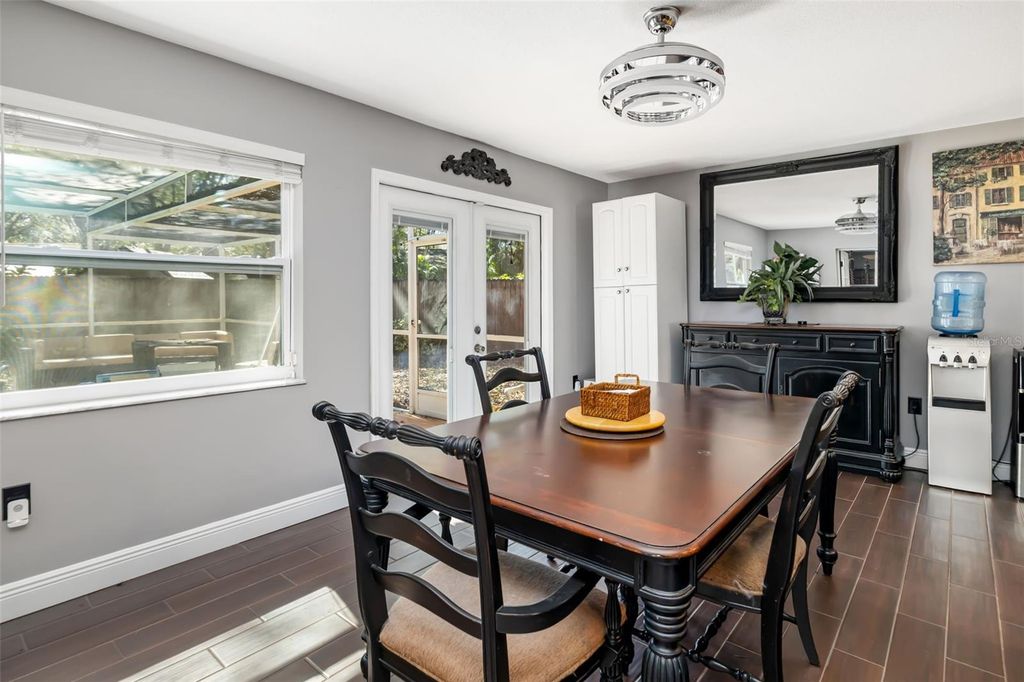 Image 20 of property listing at 186 SUNWARD AVENUE, Palm Harbor, FL 34684