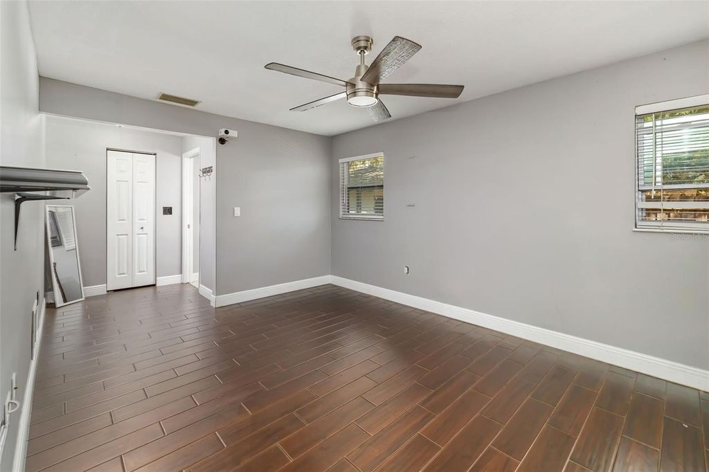 Image 22 of property listing at 186 SUNWARD AVENUE, Palm Harbor, FL 34684