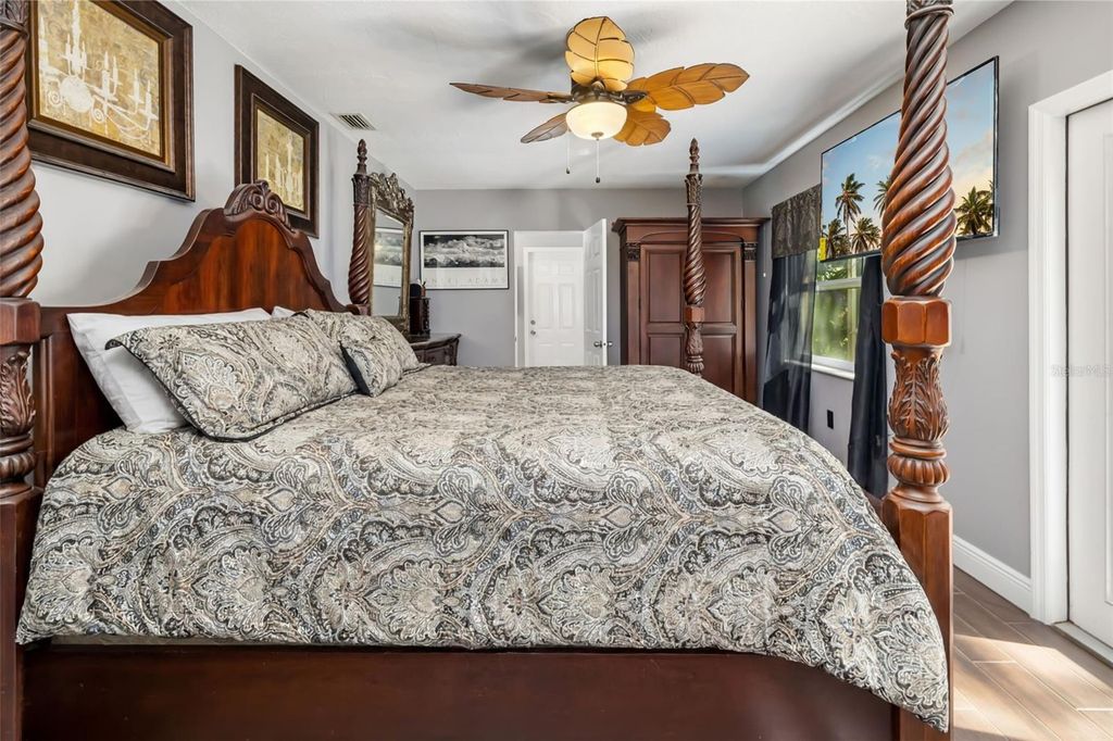 Image 31 of property listing at 186 SUNWARD AVENUE, Palm Harbor, FL 34684