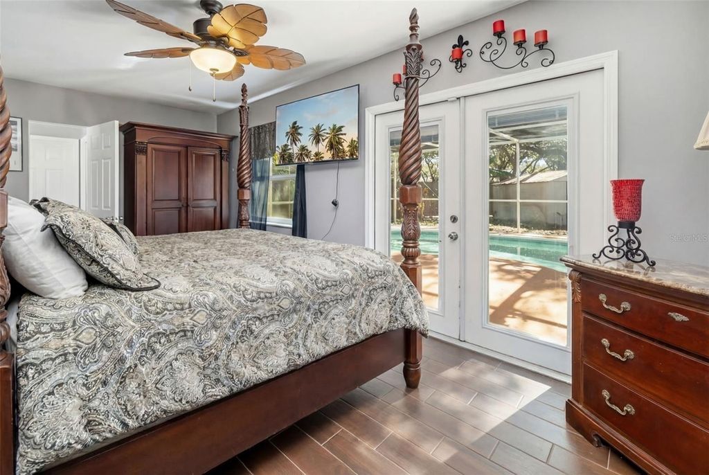 Image 32 of property listing at 186 SUNWARD AVENUE, Palm Harbor, FL 34684