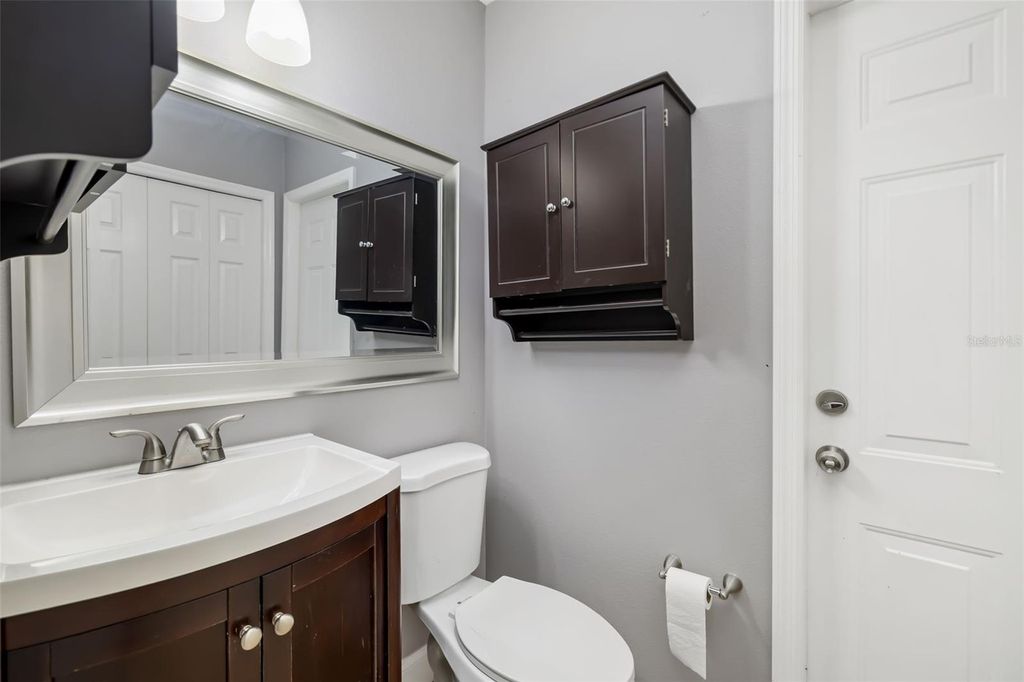 Image 34 of property listing at 186 SUNWARD AVENUE, Palm Harbor, FL 34684