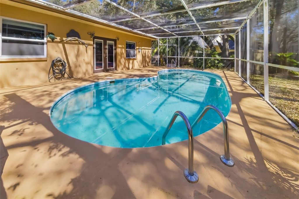 Image 39 of property listing at 186 SUNWARD AVENUE, Palm Harbor, FL 34684