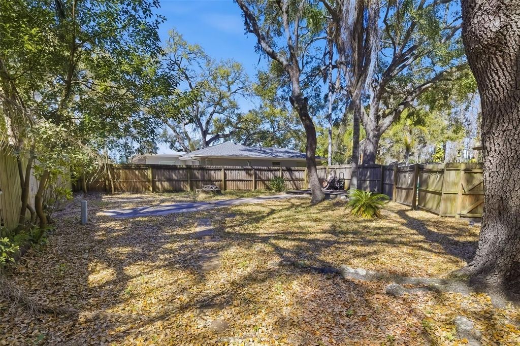 Image 44 of property listing at 186 SUNWARD AVENUE, Palm Harbor, FL 34684