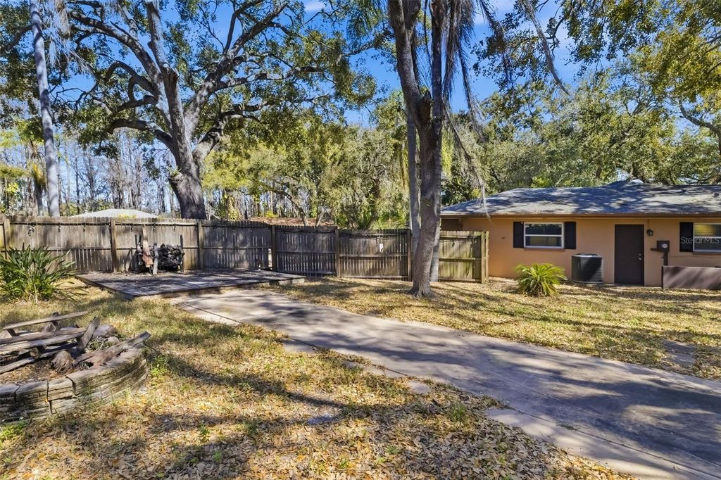 Image 45 of property listing at 186 SUNWARD AVENUE, Palm Harbor, FL 34684