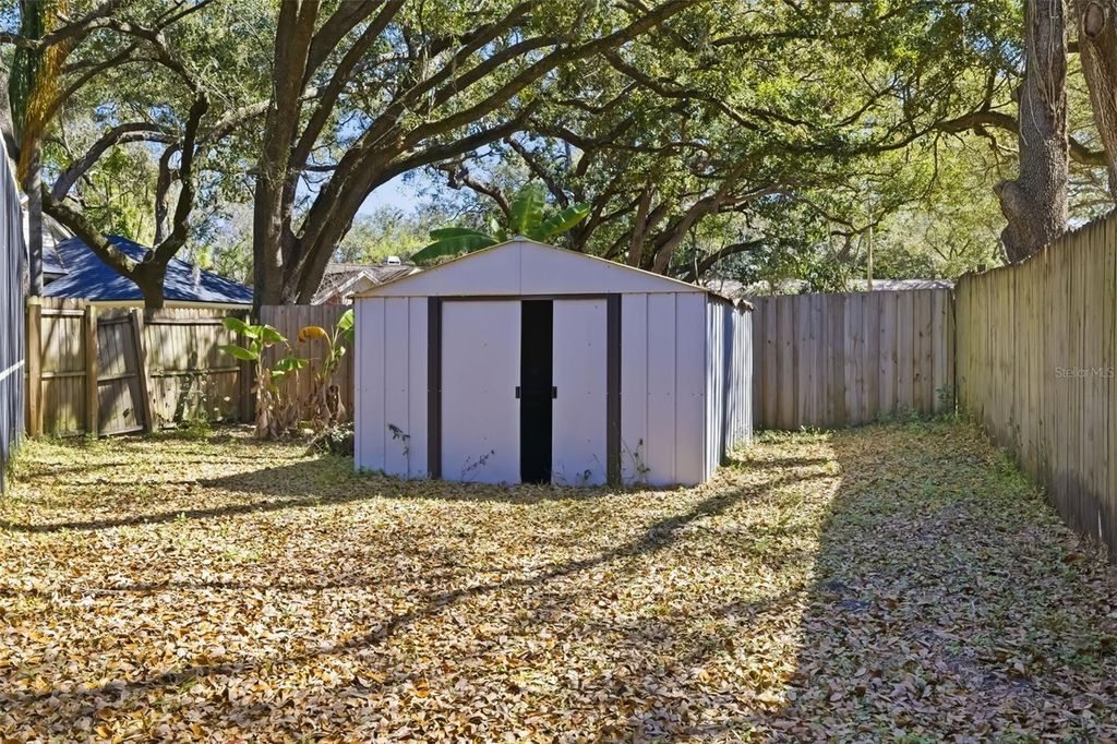 Image 49 of property listing at 186 SUNWARD AVENUE, Palm Harbor, FL 34684