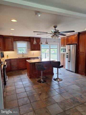 423 S BAUMSTOWN RD, Birdsboro, PA 19508