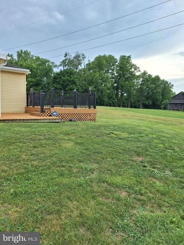 423 S BAUMSTOWN RD, Birdsboro, PA 19508