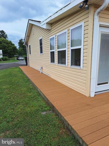 423 S BAUMSTOWN RD, Birdsboro, PA 19508