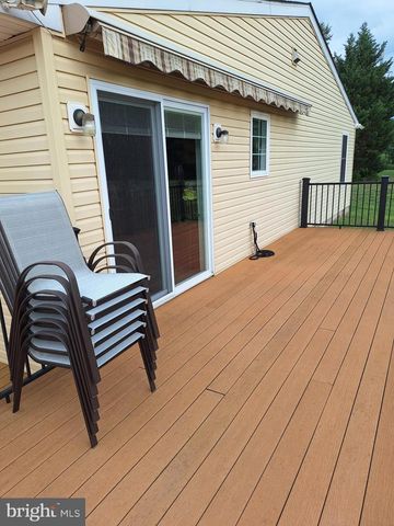 423 S BAUMSTOWN RD, Birdsboro, PA 19508