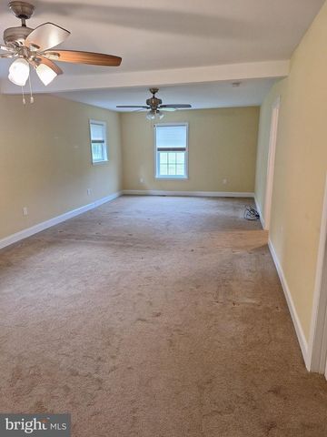 423 S BAUMSTOWN RD, Birdsboro, PA 19508