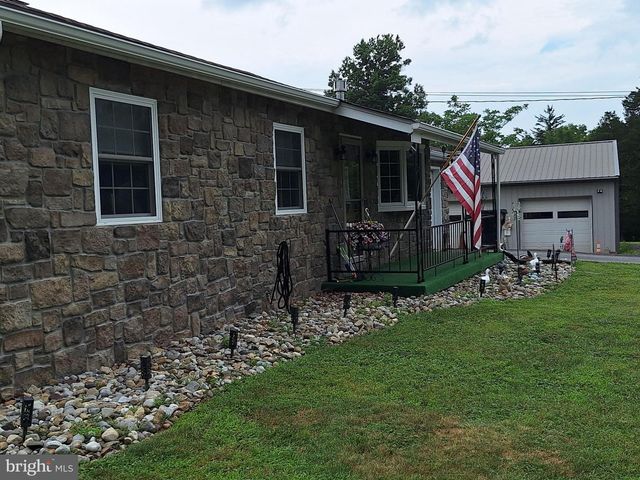 423 S BAUMSTOWN RD, Birdsboro, PA 19508