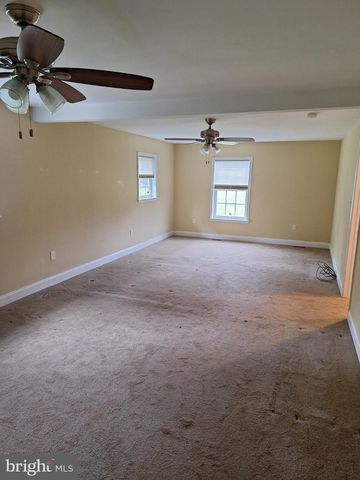 423 S BAUMSTOWN RD, Birdsboro, PA 19508