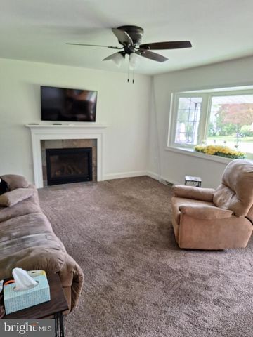 423 S BAUMSTOWN RD, Birdsboro, PA 19508