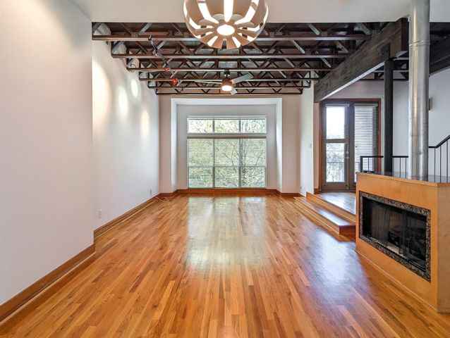 444 Oxford Street, Houston, TX 77007