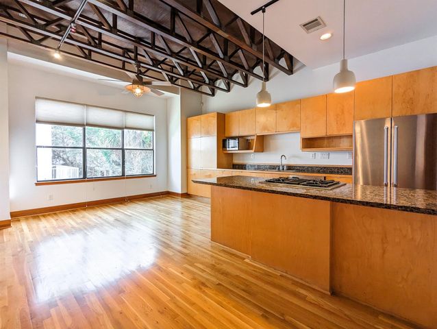 444 Oxford Street, Houston, TX 77007