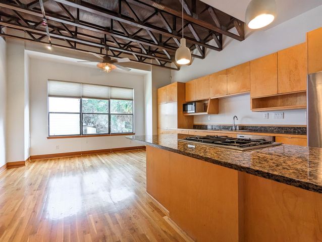 444 Oxford Street, Houston, TX 77007