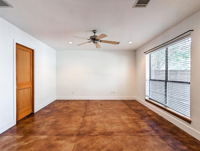 444 Oxford Street, Houston, TX 77007