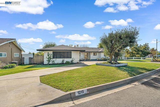 1215 Wardman Dr, Brea, CA 92821