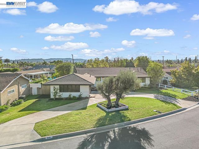 1215 Wardman Dr, Brea, CA 92821