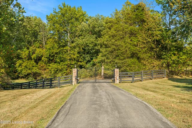 4199 Webb Rd, Simpsonville, KY 40067