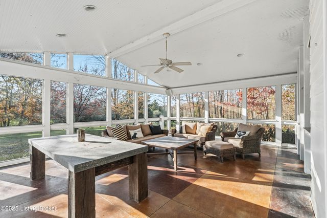 4199 Webb Rd, Simpsonville, KY 40067