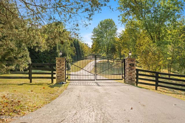 4199 Webb Rd, Simpsonville, KY 40067