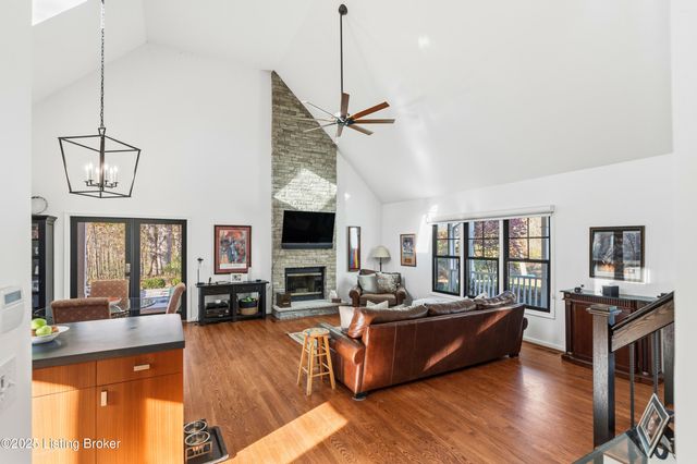 4199 Webb Rd, Simpsonville, KY 40067