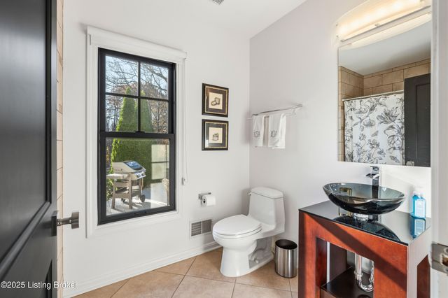 4199 Webb Rd, Simpsonville, KY 40067