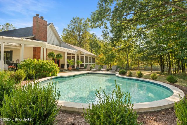 4199 Webb Rd, Simpsonville, KY 40067
