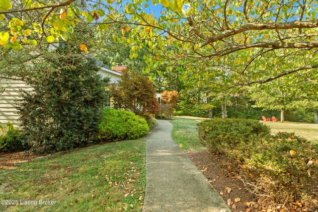 4199 Webb Rd, Simpsonville, KY 40067