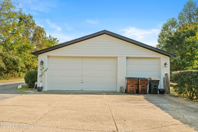 4199 Webb Rd, Simpsonville, KY 40067