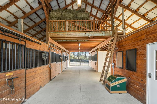 4199 Webb Rd, Simpsonville, KY 40067