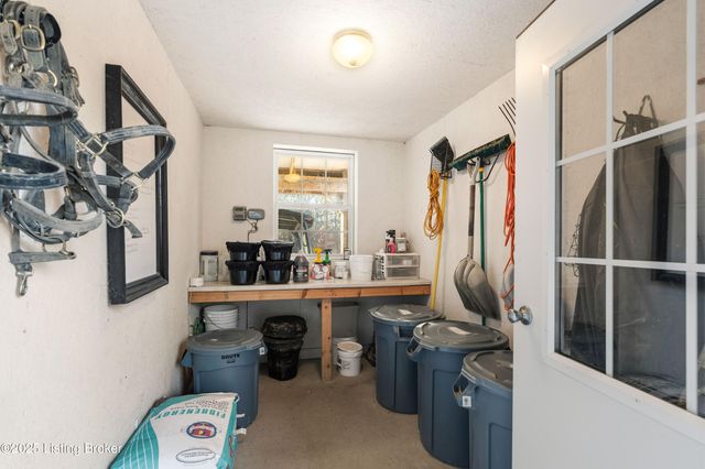4199 Webb Rd, Simpsonville, KY 40067