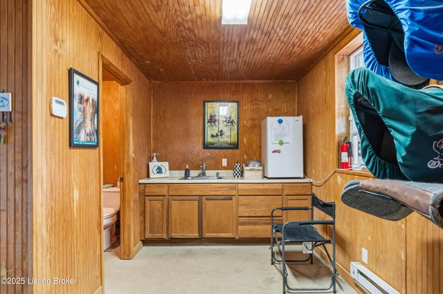 4199 Webb Rd, Simpsonville, KY 40067