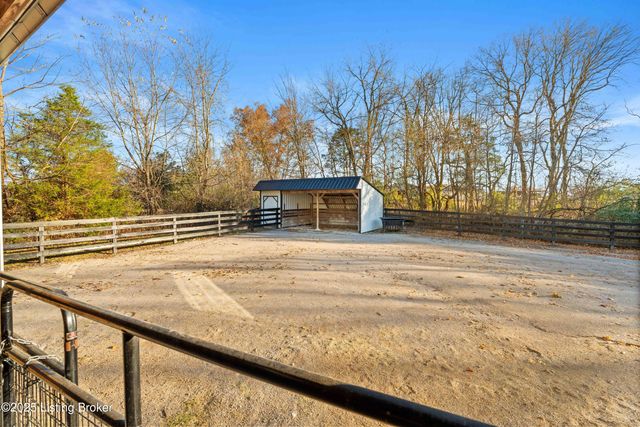 4199 Webb Rd, Simpsonville, KY 40067