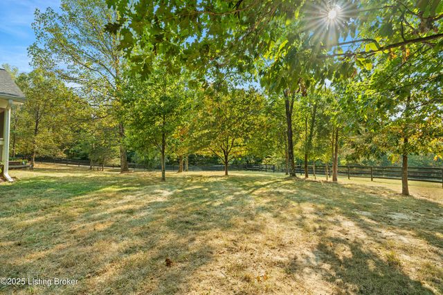 4199 Webb Rd, Simpsonville, KY 40067