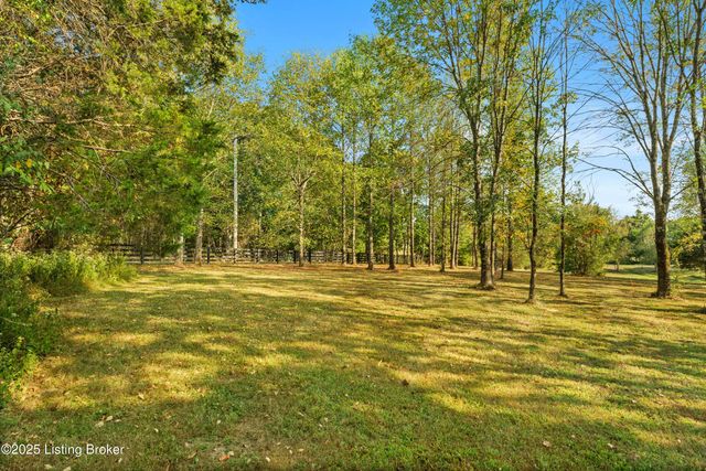 4199 Webb Rd, Simpsonville, KY 40067