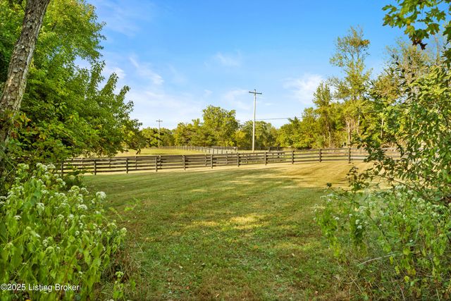 4199 Webb Rd, Simpsonville, KY 40067