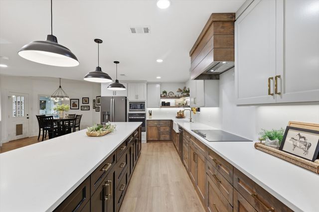 3913 Woodstock Drive, Colleyville, TX 76034