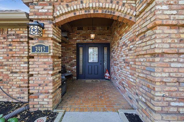 3913 Woodstock Drive, Colleyville, TX 76034