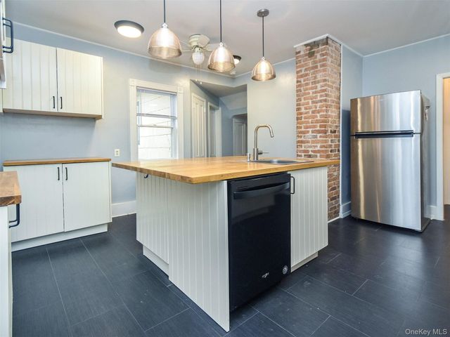 27 Summit Avenue, Sea Cliff, NY 11579