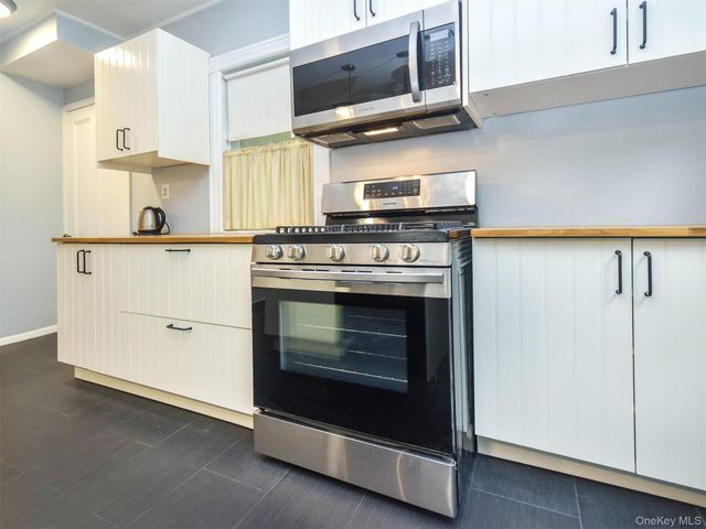 27 Summit Avenue, Sea Cliff, NY 11579