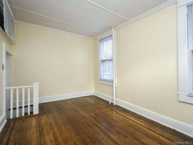 27 Summit Avenue, Sea Cliff, NY 11579