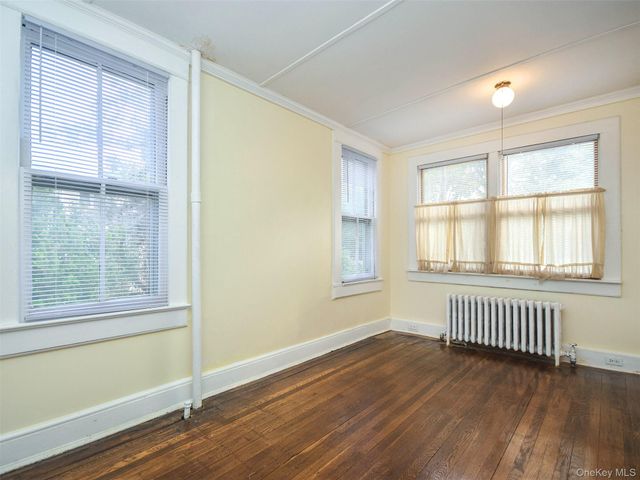 27 Summit Avenue, Sea Cliff, NY 11579