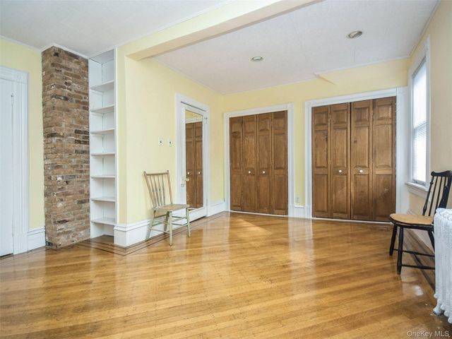 27 Summit Avenue, Sea Cliff, NY 11579